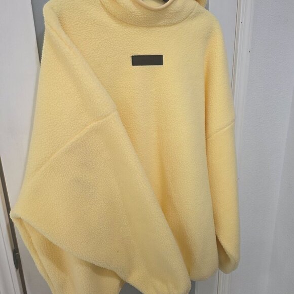 ESSENTIALS Fear of God Hoodie Yellow Sherpa Fleece Pullover – Size L – Oversized - Picture 10 of 15